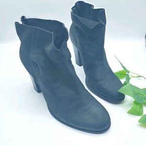 Vince Camuto Black Suede Leather Booties 8.5M